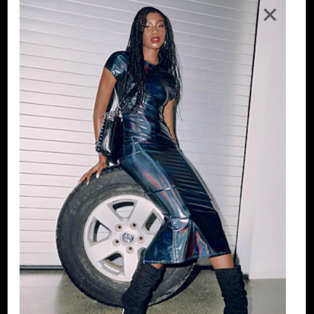Women’s metallic dress, brand new